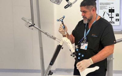 El Dr. David Cimas incorpora cirugía robótica de rodilla